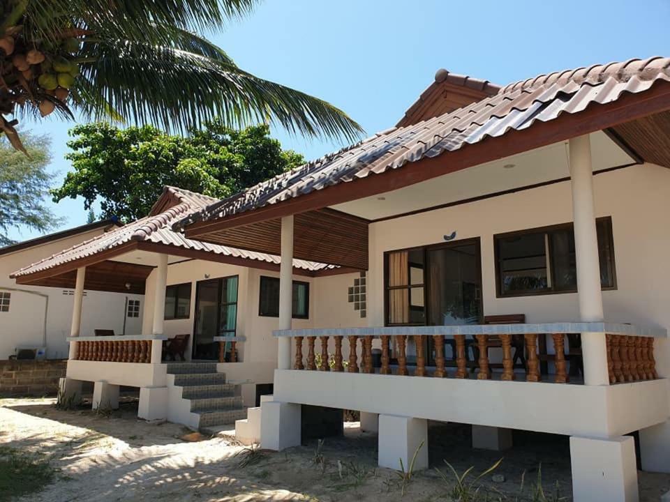 Island Spa Resort Ko Tao Bagian luar foto